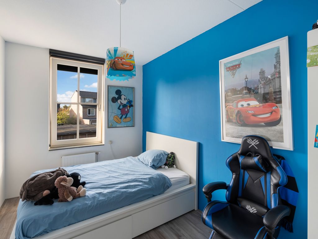 Voorneveldstraat 14, Pernis