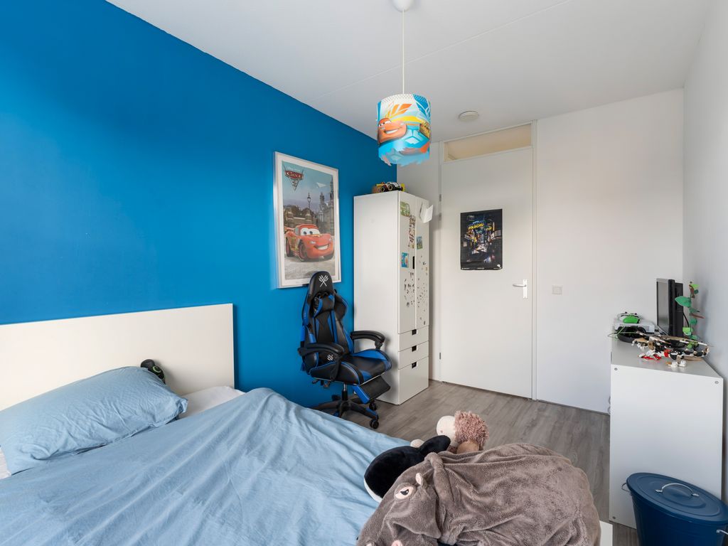 Voorneveldstraat 14, Pernis