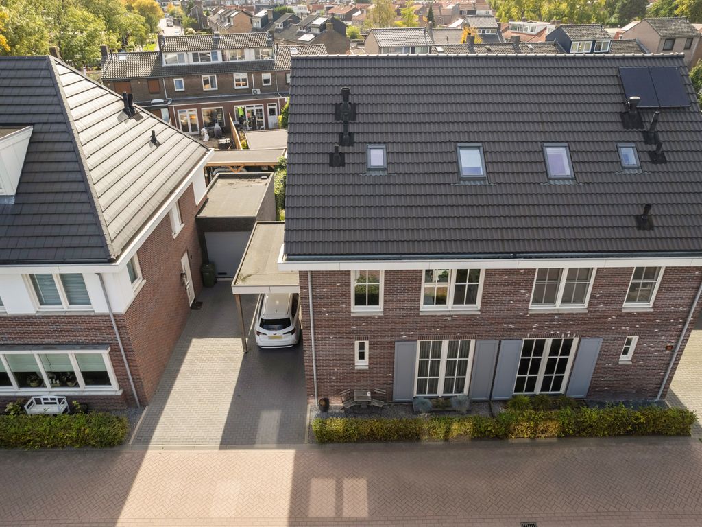 Voorneveldstraat 14, Pernis