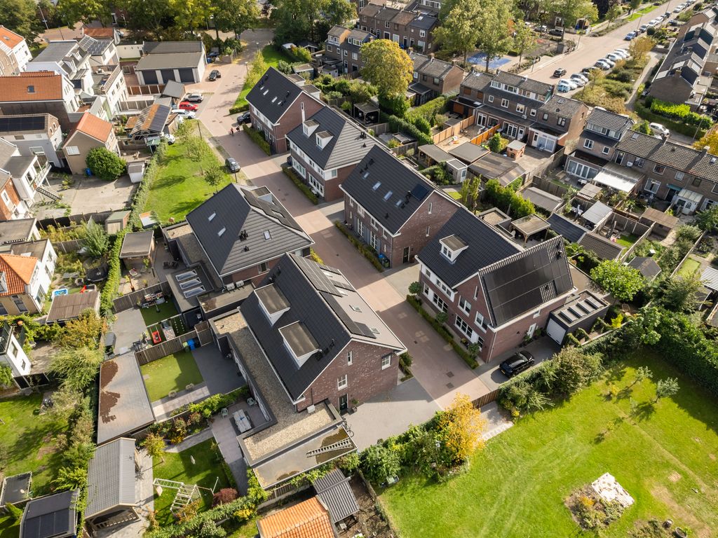 Voorneveldstraat 14, Pernis