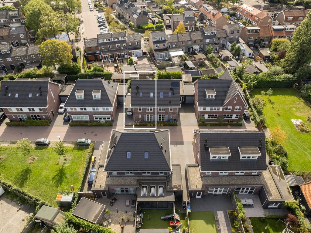 Voorneveldstraat 14, Pernis
