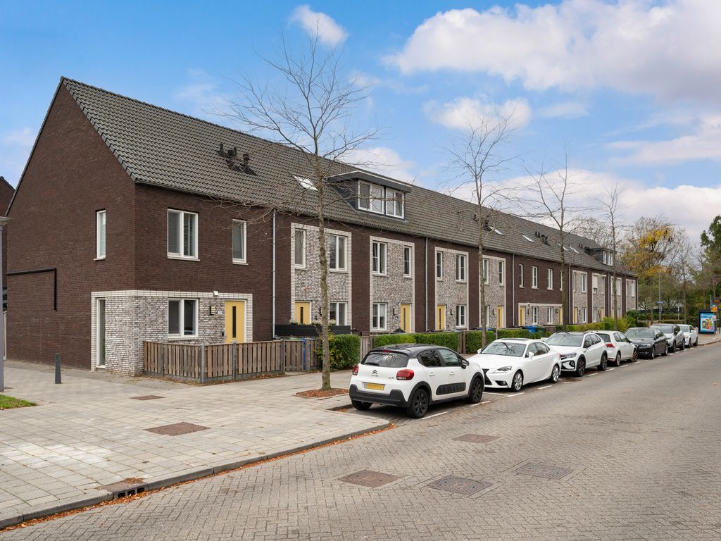 Parelvissersstraat 30, Hoogvliet