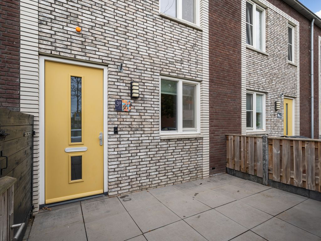Parelvissersstraat 30, Hoogvliet