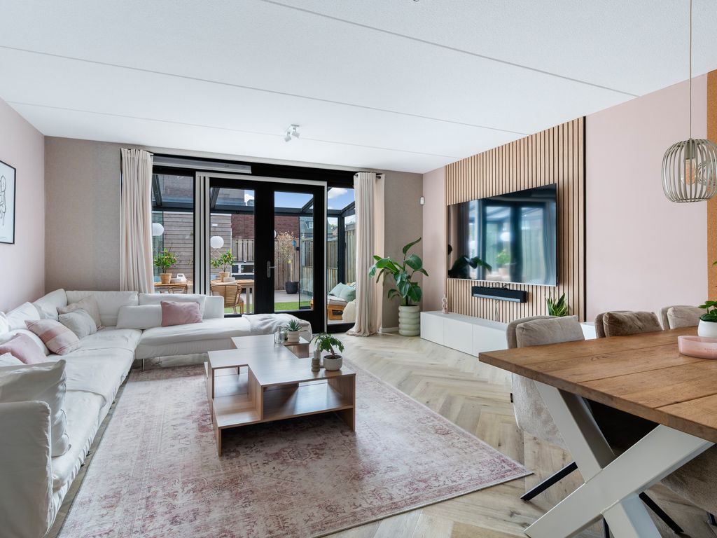 Parelvissersstraat 30, Hoogvliet