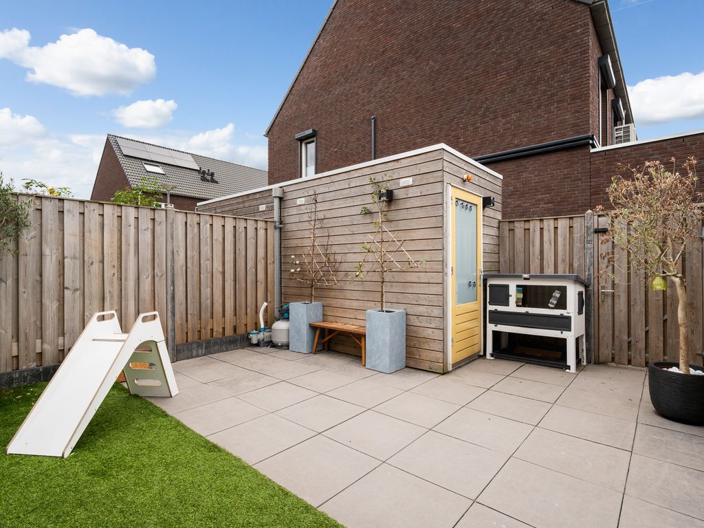 Parelvissersstraat 30, Hoogvliet