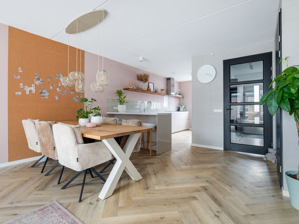 Parelvissersstraat 30, Hoogvliet