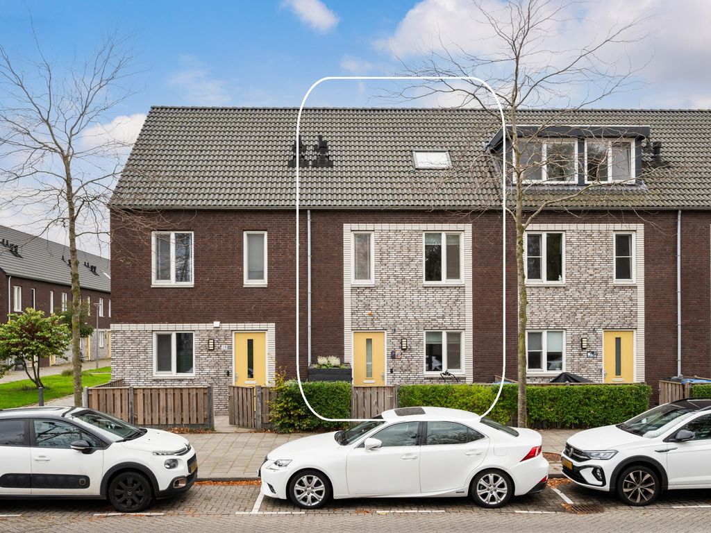 Parelvissersstraat 30, Hoogvliet