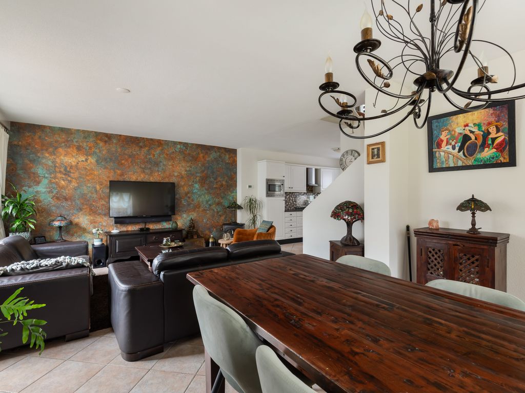 Sagiusstraat 72, Pernis