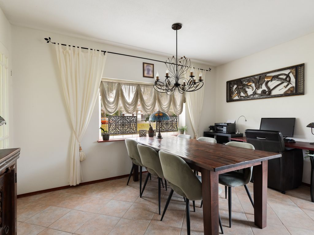 Sagiusstraat 72, Pernis