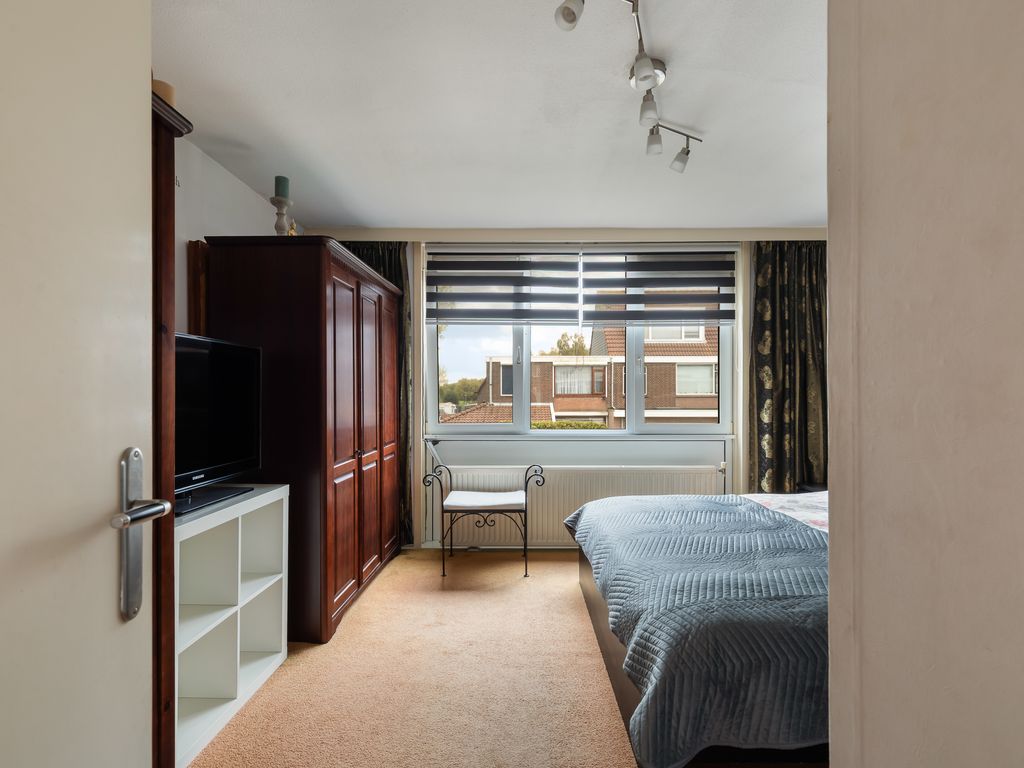 Sagiusstraat 72, Pernis