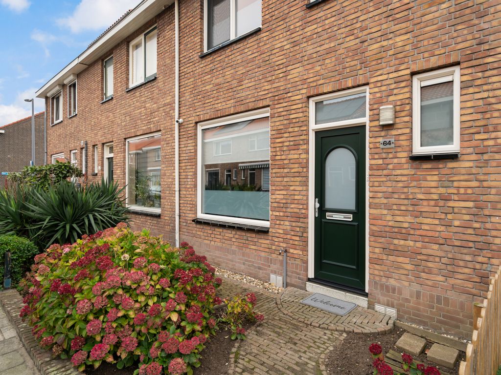 Vrijlandtstraat 64, Pernis