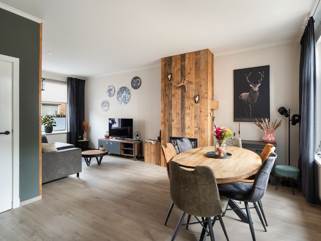 Vrijlandtstraat 64, Pernis