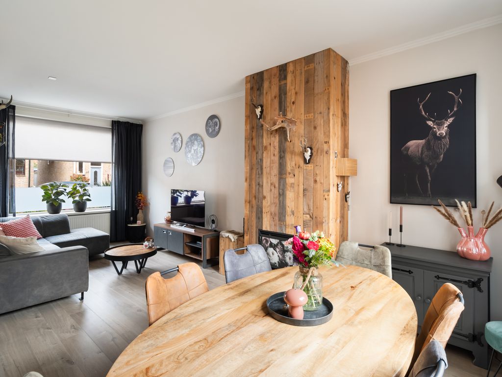 Vrijlandtstraat 64, Pernis