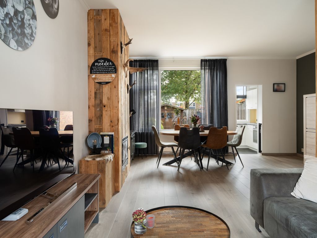 Vrijlandtstraat 64, Pernis