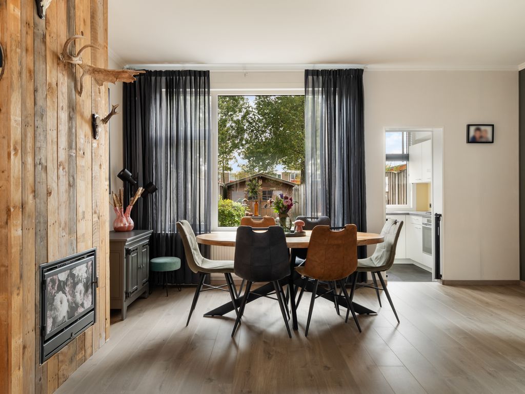 Vrijlandtstraat 64, Pernis