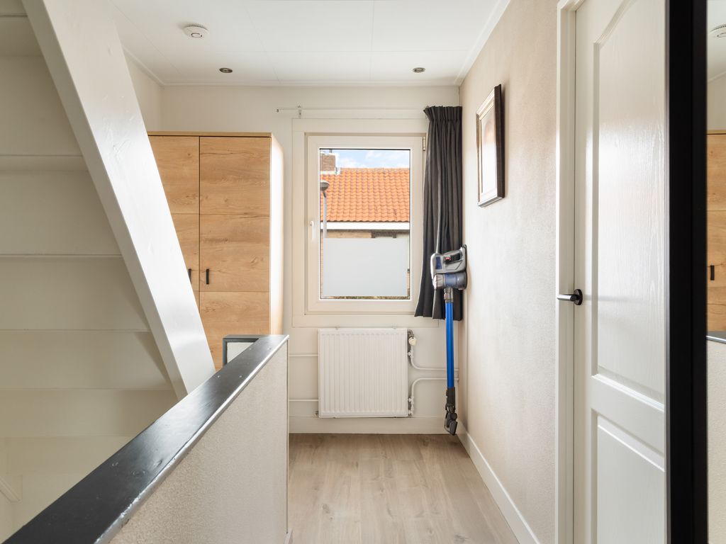 Vrijlandtstraat 64, Pernis