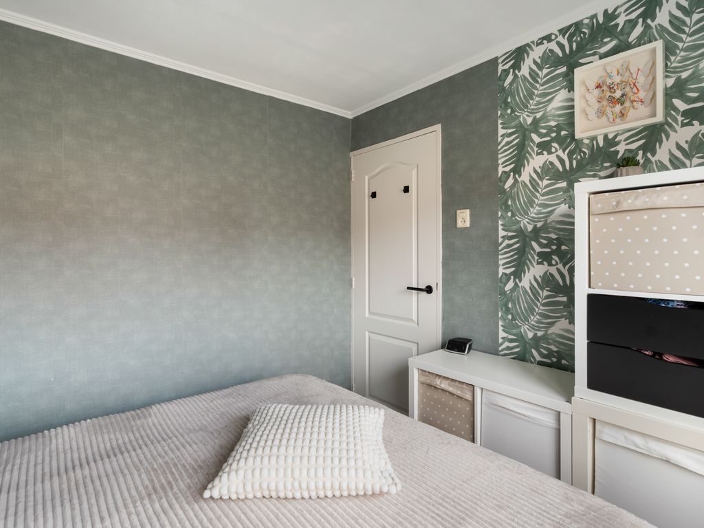 Vrijlandtstraat 64, Pernis