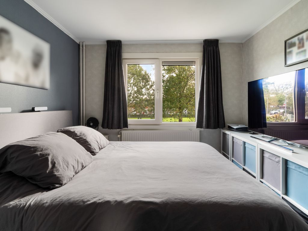 Vrijlandtstraat 64, Pernis