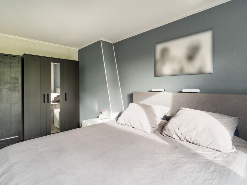 Vrijlandtstraat 64, Pernis