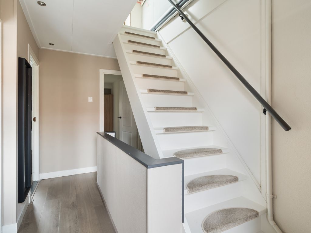 Vrijlandtstraat 64, Pernis