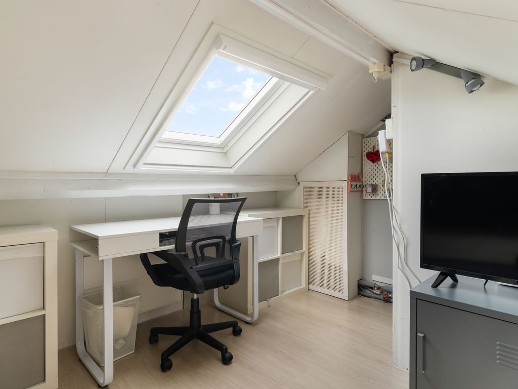 Vrijlandtstraat 64, Pernis