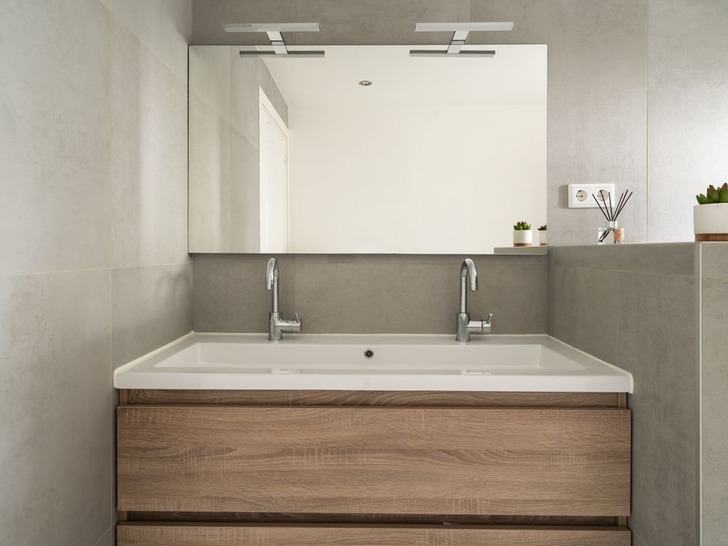 Vrijlandtstraat 64, Pernis