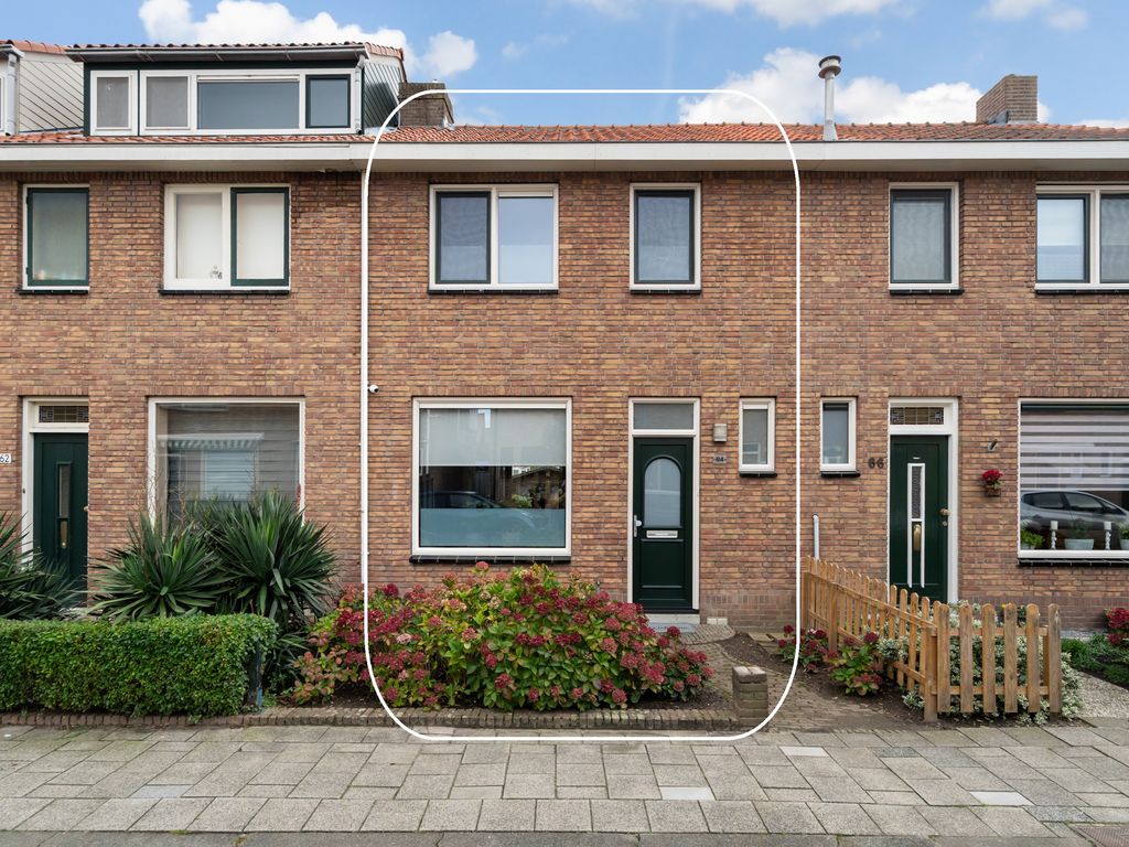 Vrijlandtstraat 64, Pernis