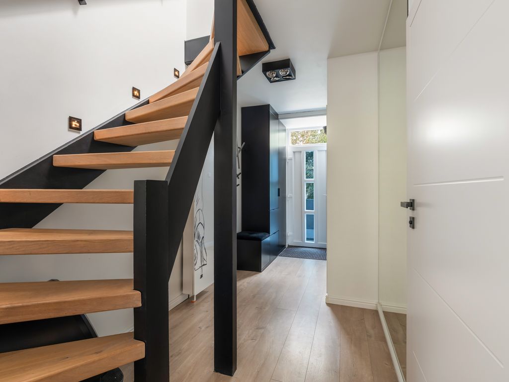 Kardoenhof 57, Hoogvliet