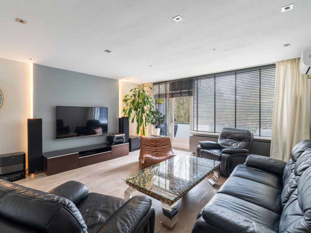 Kardoenhof 57, Hoogvliet