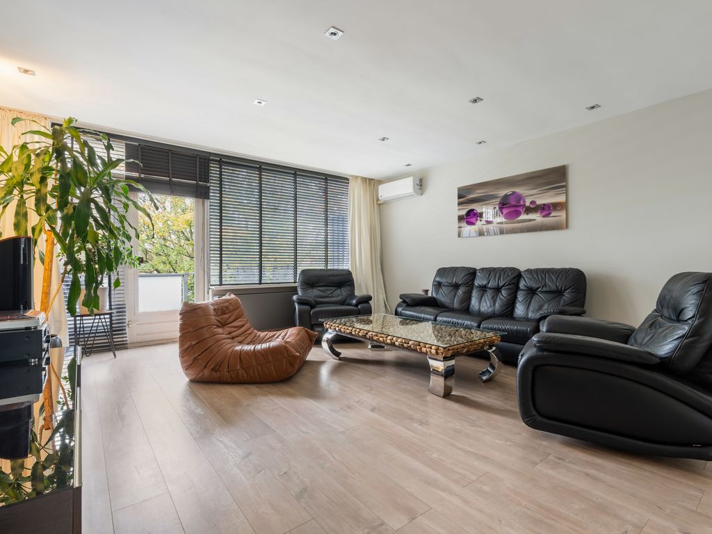 Kardoenhof 57, Hoogvliet