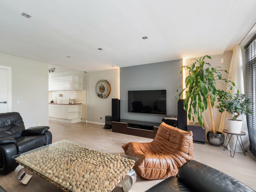 Kardoenhof 57, Hoogvliet