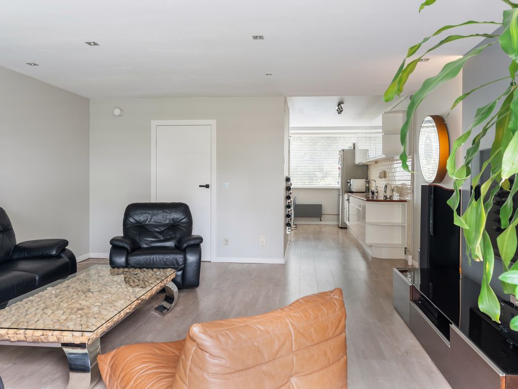 Kardoenhof 57, Hoogvliet