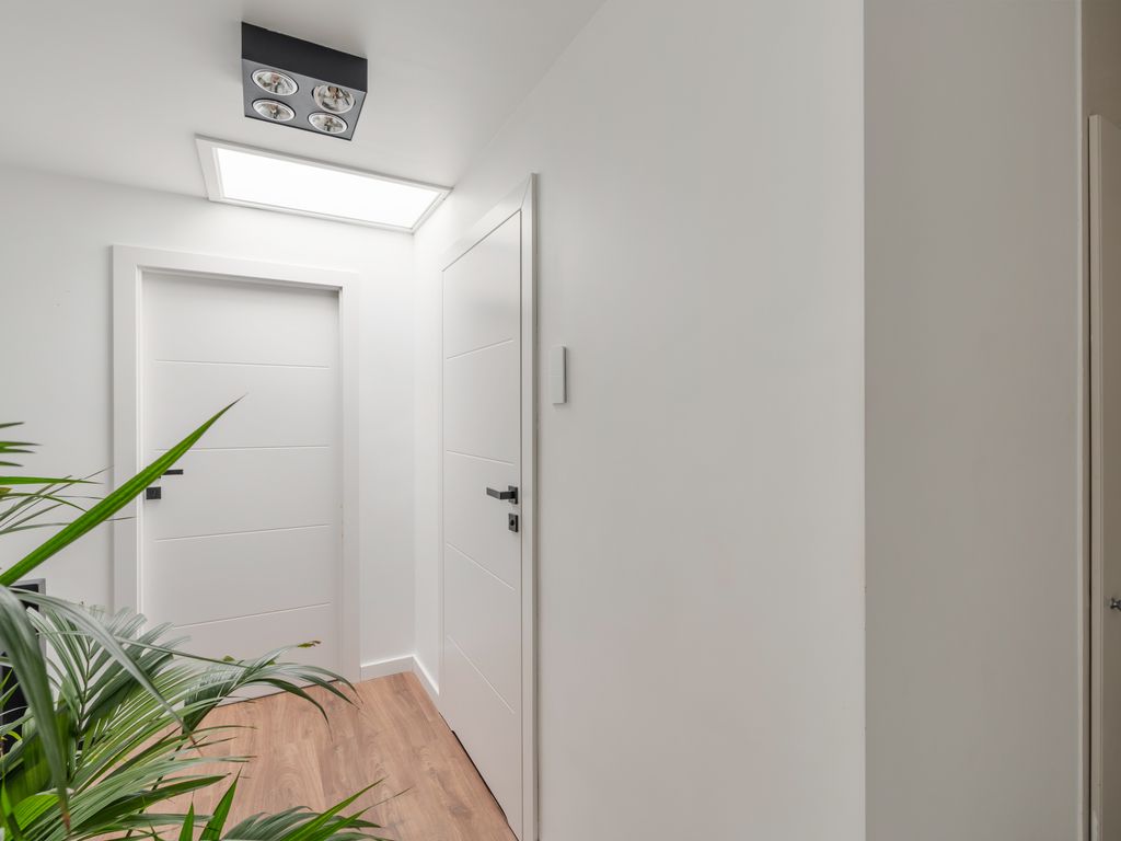 Kardoenhof 57, Hoogvliet