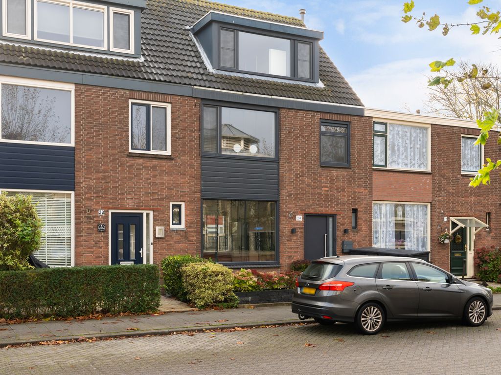 Cornelis van Dijckstraat 24, Pernis