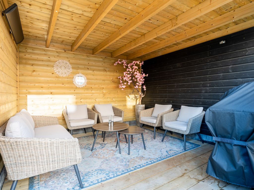 Cornelis van Dijckstraat 24, Pernis