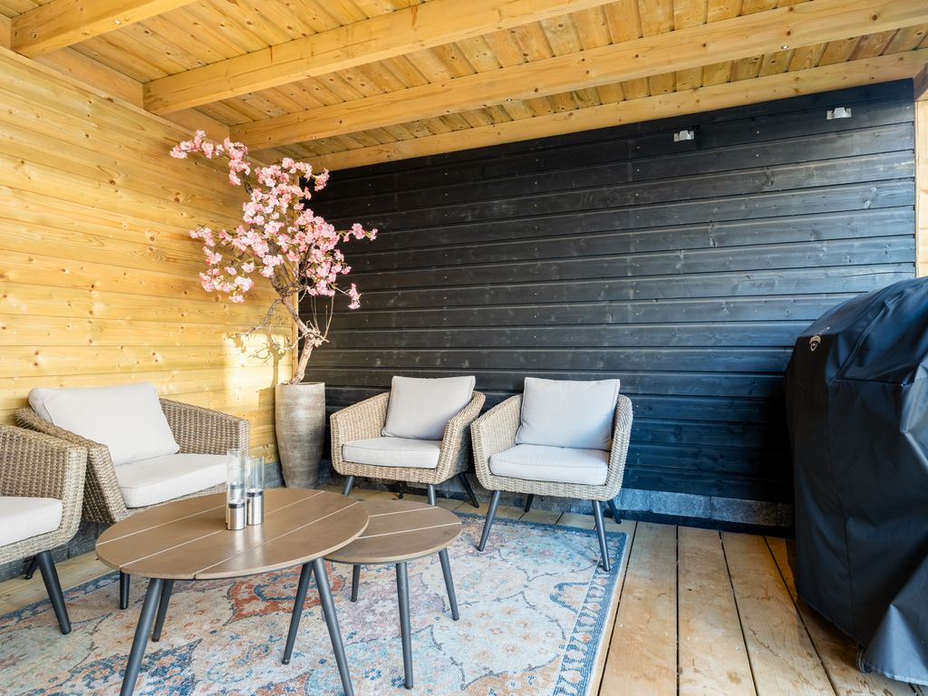 Cornelis van Dijckstraat 24, Pernis