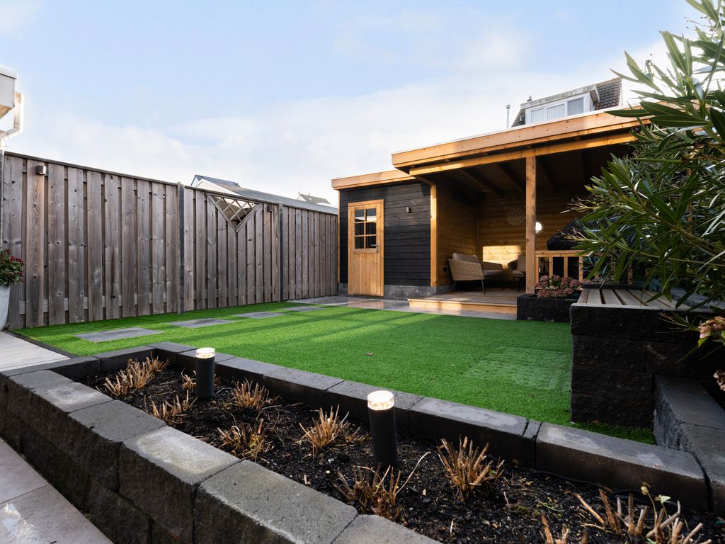 Cornelis van Dijckstraat 24, Pernis