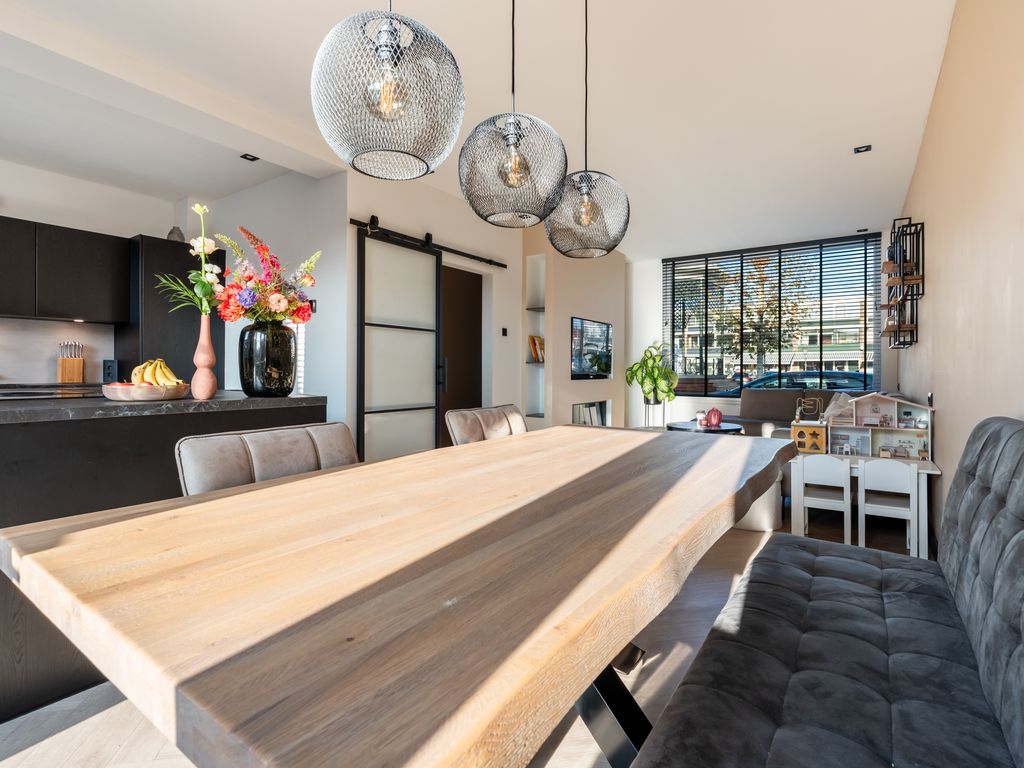 Cornelis van Dijckstraat 24, Pernis