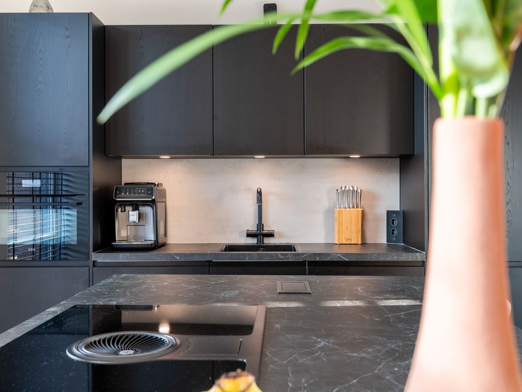 Cornelis van Dijckstraat 24, Pernis