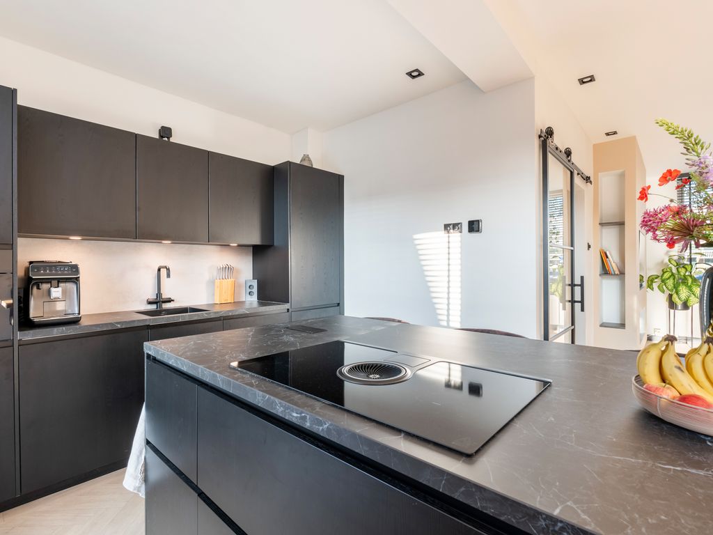 Cornelis van Dijckstraat 24, Pernis