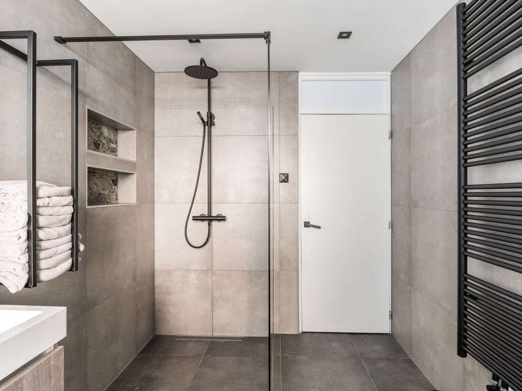 Cornelis van Dijckstraat 24, Pernis