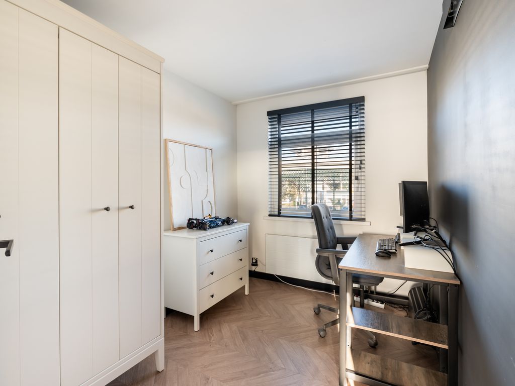 Cornelis van Dijckstraat 24, Pernis