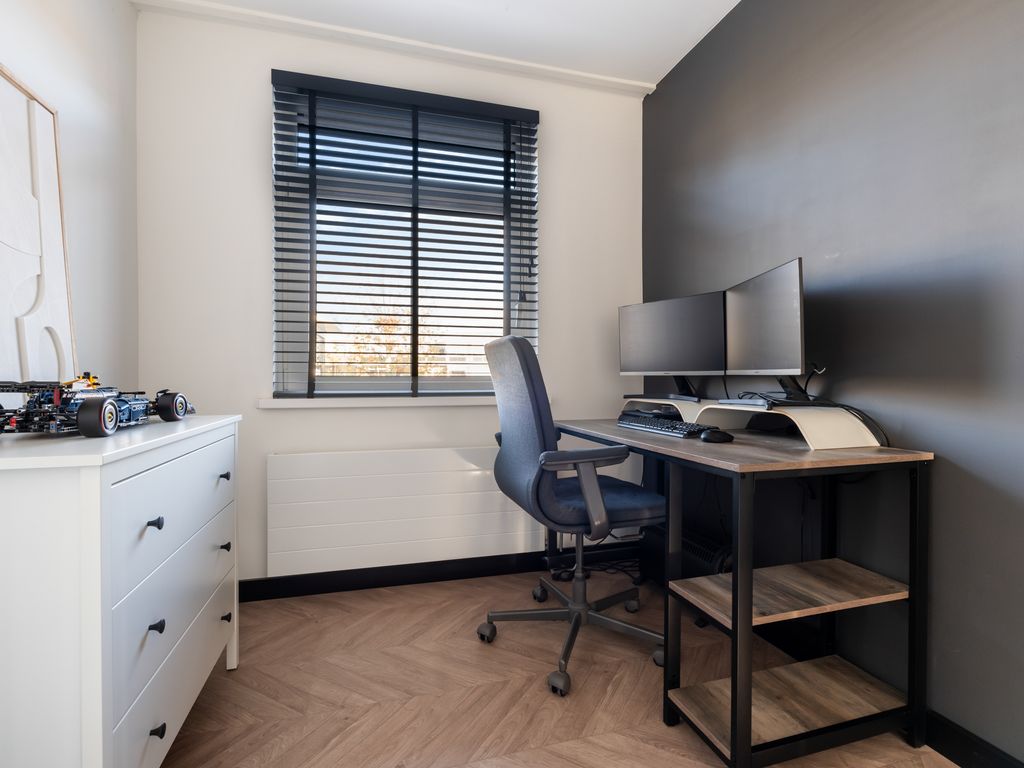 Cornelis van Dijckstraat 24, Pernis