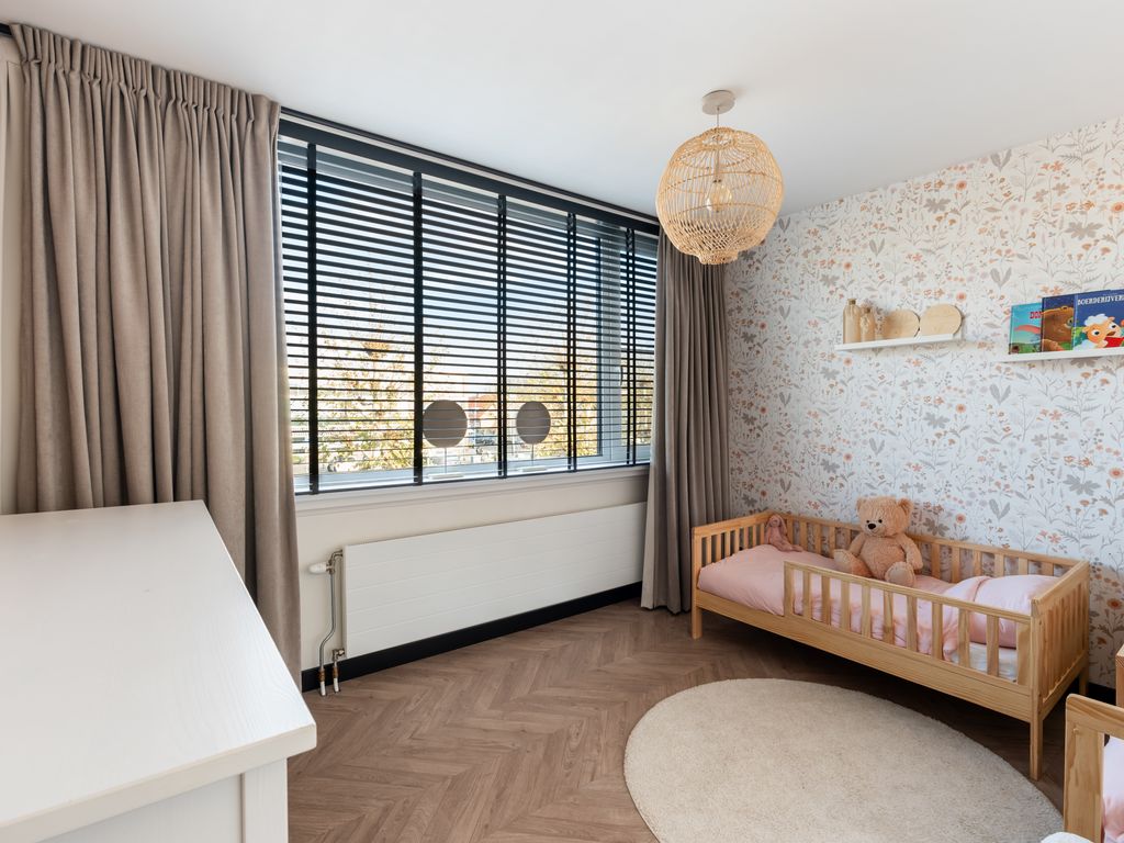 Cornelis van Dijckstraat 24, Pernis