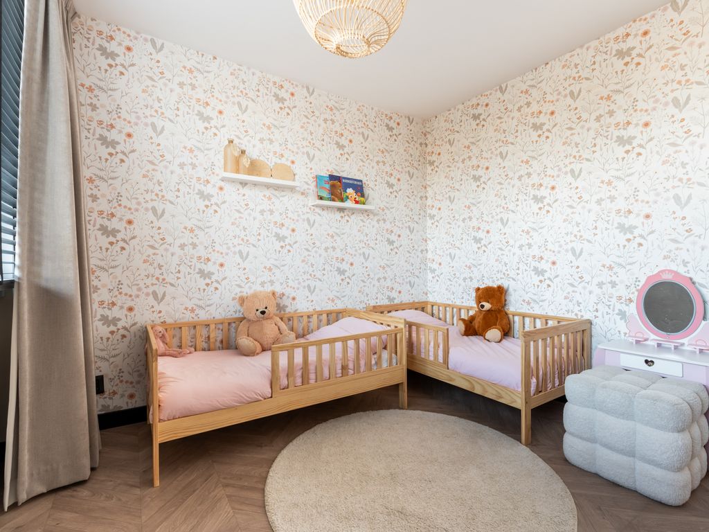 Cornelis van Dijckstraat 24, Pernis