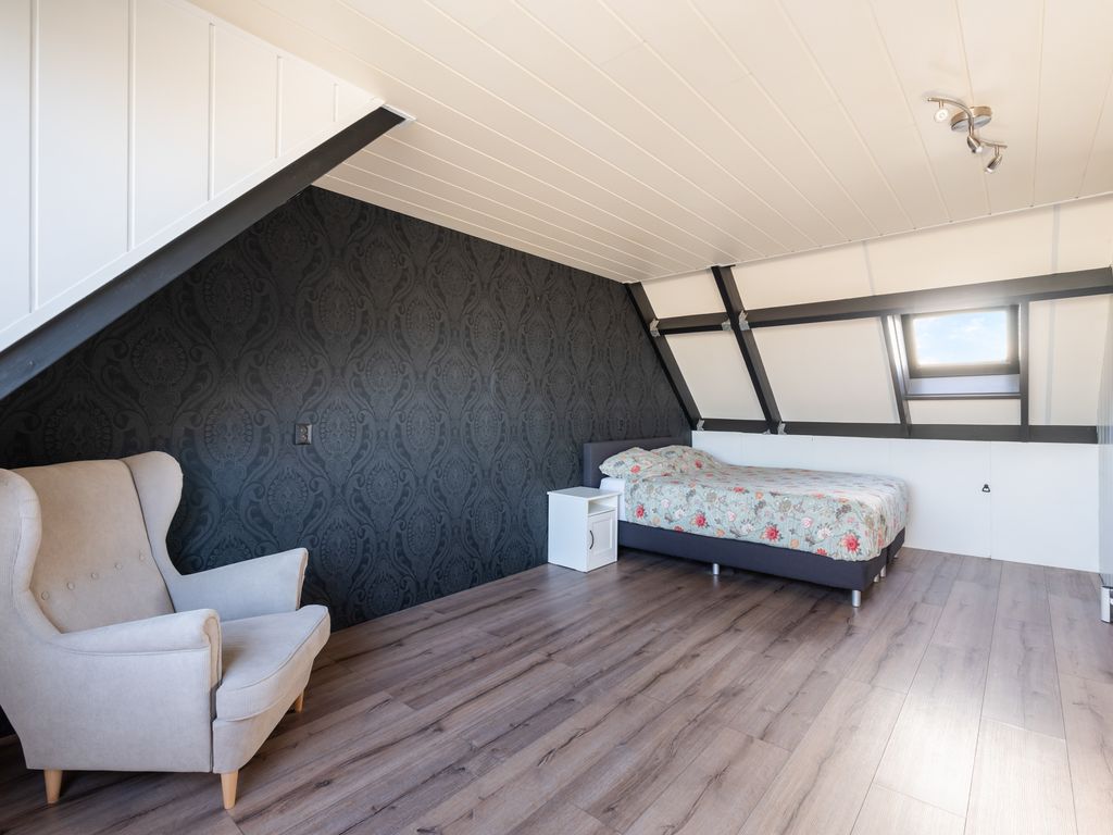 Cornelis van Dijckstraat 24, Pernis