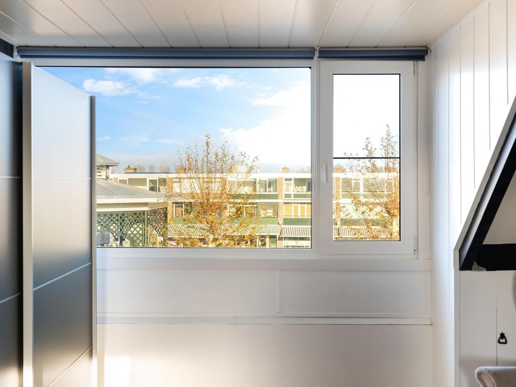 Cornelis van Dijckstraat 24, Pernis