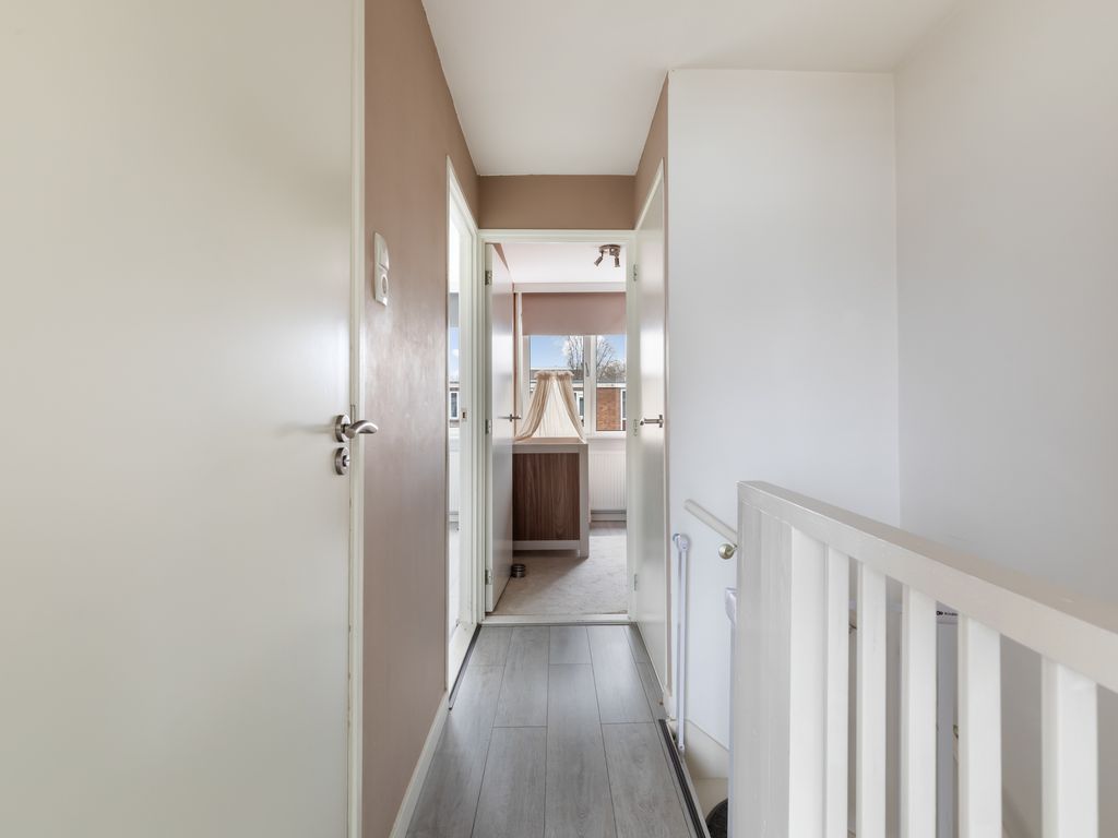 Toverfluitstraat 11, Hoogvliet