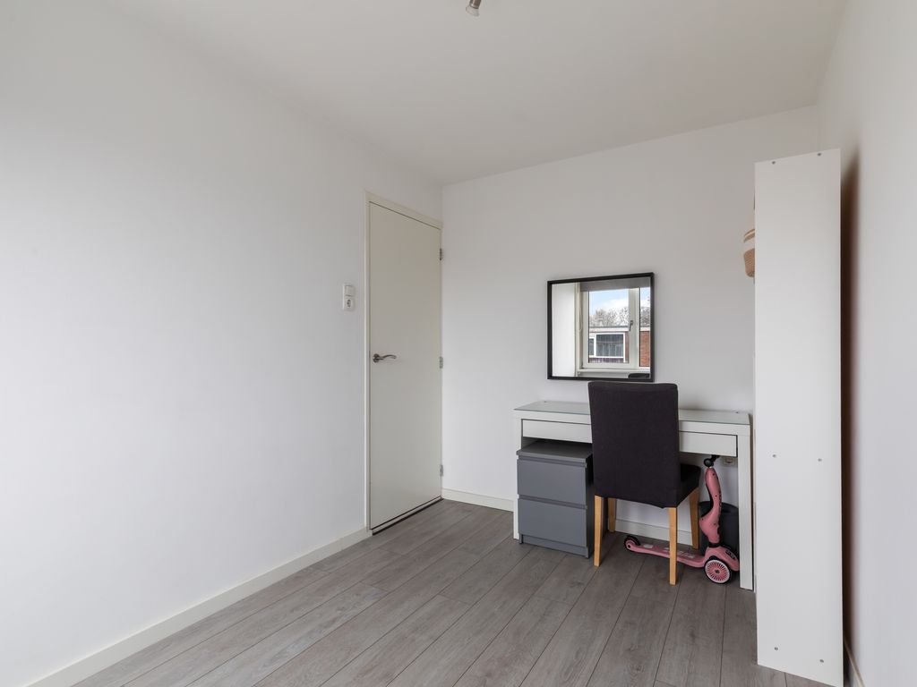 Toverfluitstraat 11, Hoogvliet