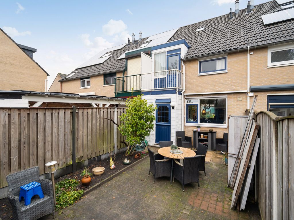 Paradijsvogelhoek 30, Spijkenisse